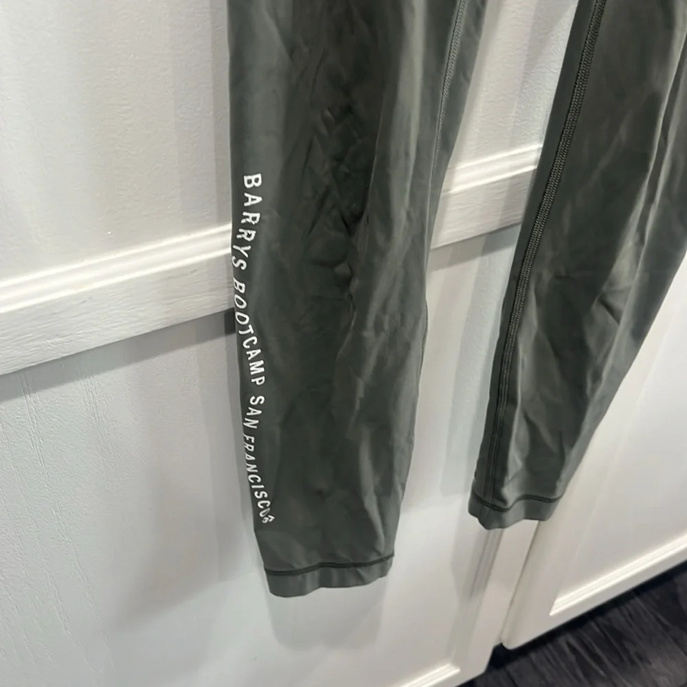 lululemon athletica sleek stylish